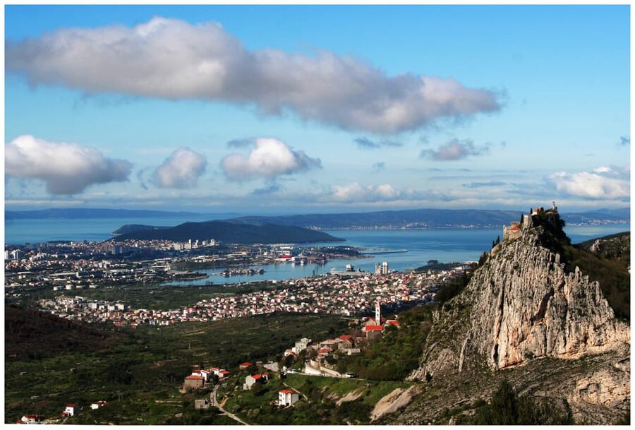 Split: Klis Fortress GOT and Olive Museum Entry Tickets - Views from Klis: timing and comfort for the photo payoff