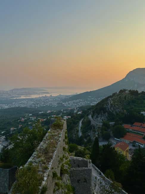 Split: Klis Sunset Sightseeing Bus Tour - What the tour guide and 8-language audioguide add to your visit