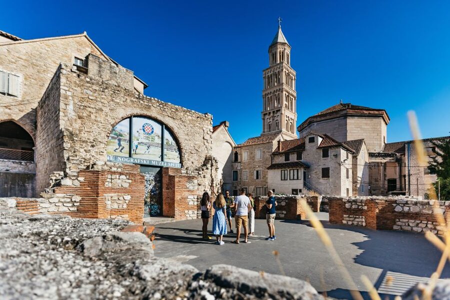 Split: Old Town and Diocletian Palace Walking Tour - Saint Domnius Cathedral: a stop that connects centuries