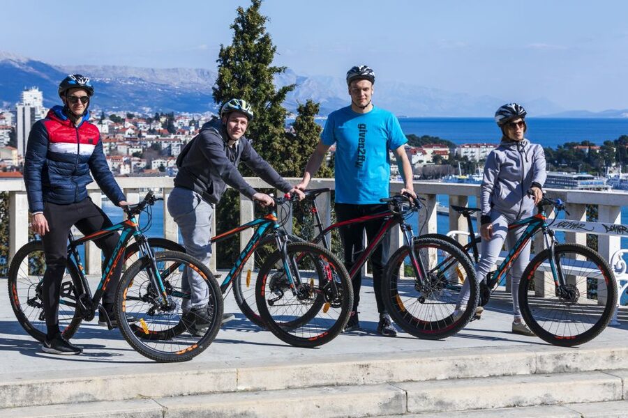 Split: Old Town and Marjan Park Bike Tour - Meet at Plinarska 25, then pedal straight into Split’s oldest streets