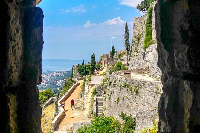 Split Old Town History Walking Tour - The palace’s circular acoustics, plus a possible klapa moment