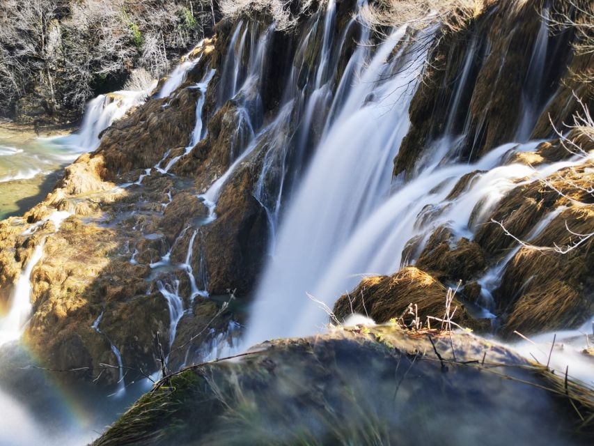 Split: Plitvice Lakes Guided Day Tour with Entry Tickets - How the Split to Plitvice drive makes or breaks your day