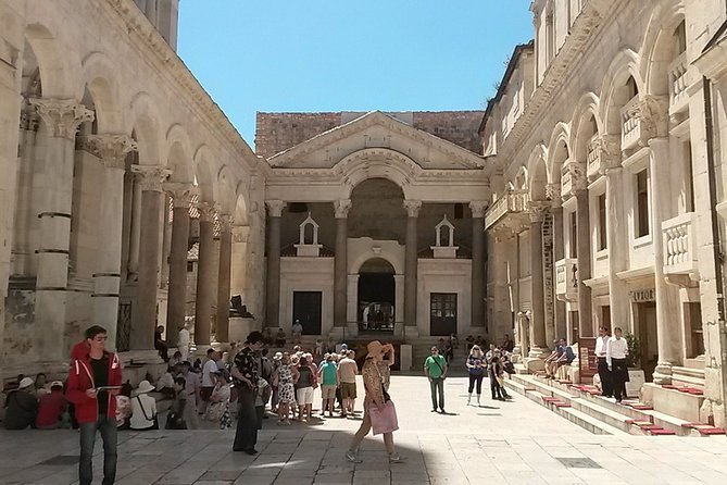 SPLIT-PREMIUM Emperor's Walking Tour for History Lovers + Museum - A couple of time capsules: clock and the Roman-to-local thread
