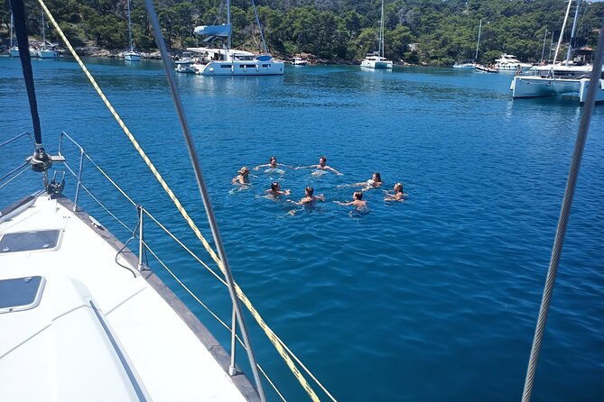 Split: PRIVATE Full-Day Sail Yacht Cruise - Per group (up to 12)! - Milna (Brac) from 11:30 to 13:30: the island stop that feels local