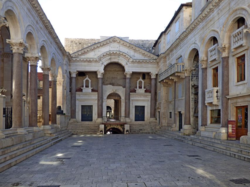 Split: Private Walking Tour in the Historical Town Center - Getting there at Riva: the bronze model meeting point