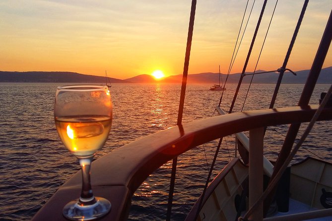 Split:Sunset Cruise with Live Music - Finding the Polaris: Obala Lazareta 3 and the Riva pier