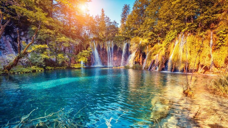 Split: Transfer to Zagreb with Plitvice Lakes Entry Tickets - Break stops: when you eat, when you recharge, and what to bring