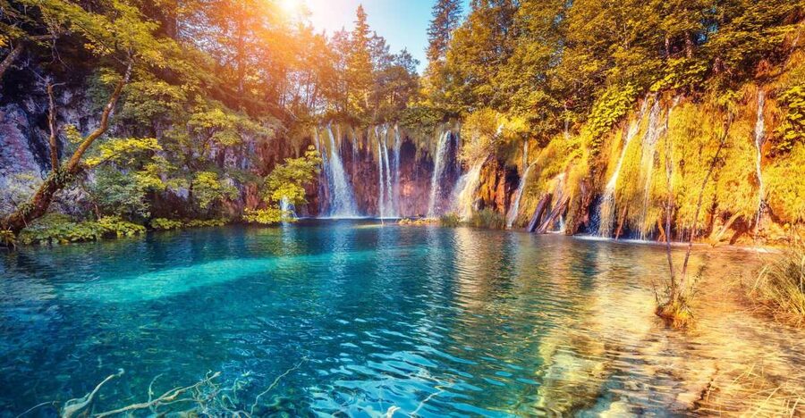 Split: Transfer to Zagreb with Plitvice Lakes Entry Tickets - Pickup, coach time, Wi-Fi, and where the day can feel long