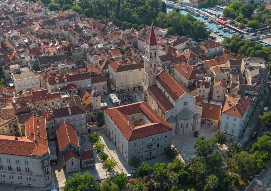 Split: Trogir Open Top Bus Trip + Free Split Walking Tour - Diocletian’s Palace in Split: why your ticket feels like more than a Trogir day trip