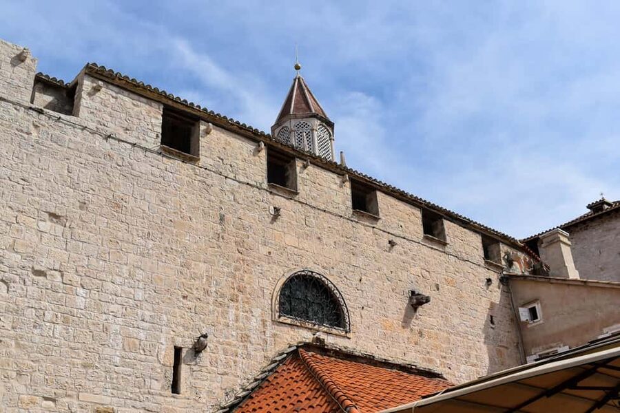 Split: Trogir Open Top Bus Trip + Free Split Walking Tour - Price and logistics: is it worth $13, and how to get a smooth experience