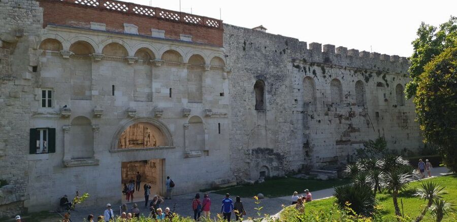 Split: Walking tour of Split with a 'Magister' of History - Peristyle square and the key symbols you should look for