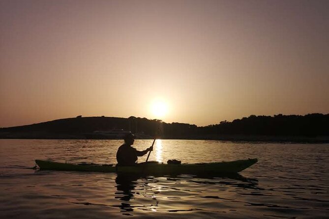 Sunset Kayak Tour in Hvar Town, Croatia - Where this sunset kayak fits in your Hvar day
