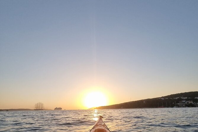 Sunset Kayak Tour in Hvar Town, Croatia - Small details that can make or break your evening