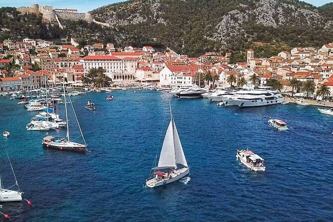 Sunset Sailing Tour on the Pakleni islands - The sunset sail back to Hvar, with wine onboard
