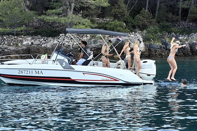 Sunset Speedboat Tour in Makarska with swim stop on island Brač - Snorkeling gear and what you should pack (so you stay comfy)