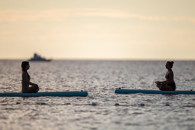 SUP Yoga in Pula: Flow on Water - The 1 hour 15 minutes flow: how the class typically plays out