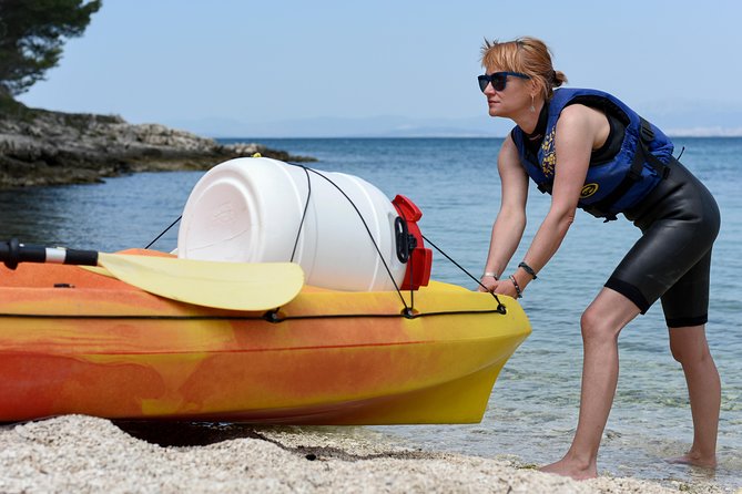 Supetar-Postira kayaking - Guide quality and what their care looks like in real moments