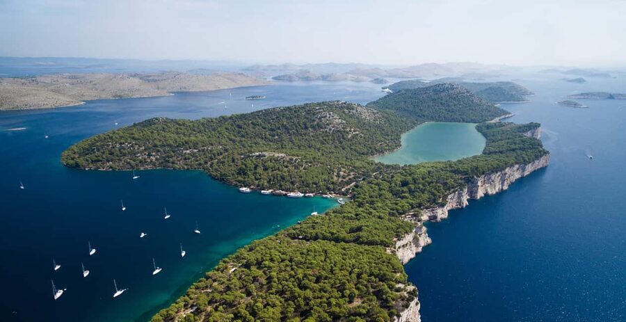 SURPRISE TOUR KORNATI & TELASCICA Boat Tour - The breakfast setup that makes the morning easier