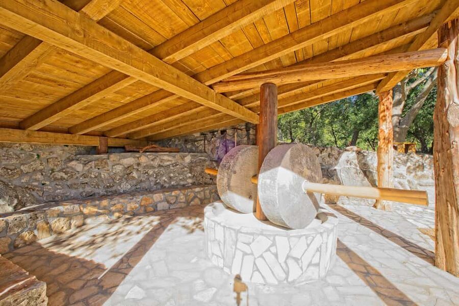 Taste & Tradition of Dubrovnik Countryside - Izletište Mlin and mlinica Đivanović, snack tasting with wine included