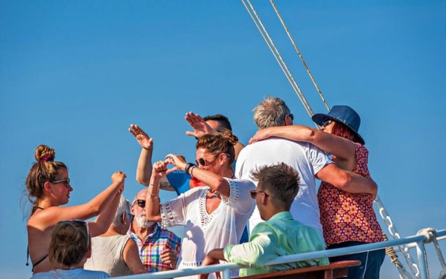 Three Island Boat Tour With Lunch - The Sightseeing Cruise Segment: Settle In for 45 Minutes