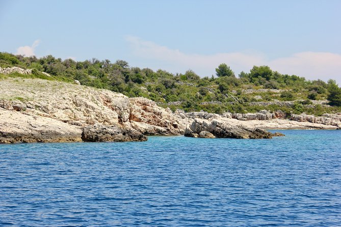 Three Island Cruise Tour Featuring the Blue Lagoon and Solta - The crew and what they do that actually improves the day
