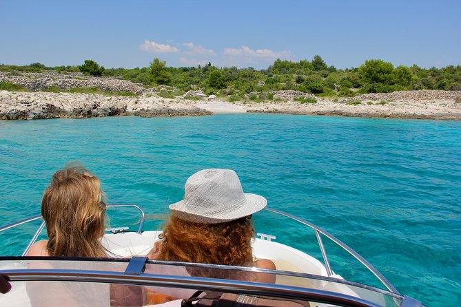 Three Island Cruise Tour Featuring the Blue Lagoon and Solta - Stop 1 on Drvenik Mali: Čelica lighthouse and Kljuda islet