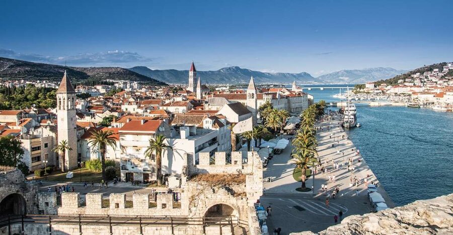 Trogir: Old Town Guided Walking Tour - Narrow alleyways plus urban legends: the fun part of walking history