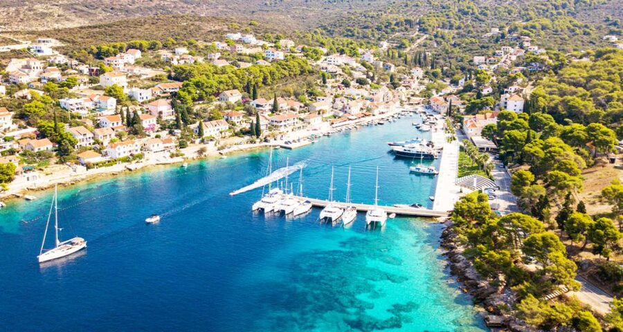 Trogir: White Lagoon, Maslinica & Blue Lagoon Speedboat Tour - Weather and Day-Of Reality on the Adriatic