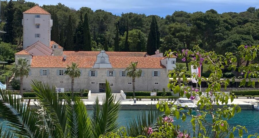 Trogir: White Lagoon, Maslinica & Blue Lagoon Speedboat Tour - Price and Value for $88: What’s Included in the Day