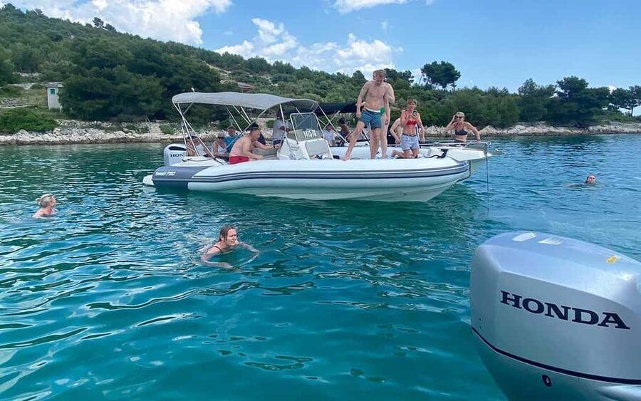 Trogir: White Lagoon, Maslinica & Blue Lagoon Speedboat Tour - Practical Packing Tips for Swimming and Snorkeling Stops