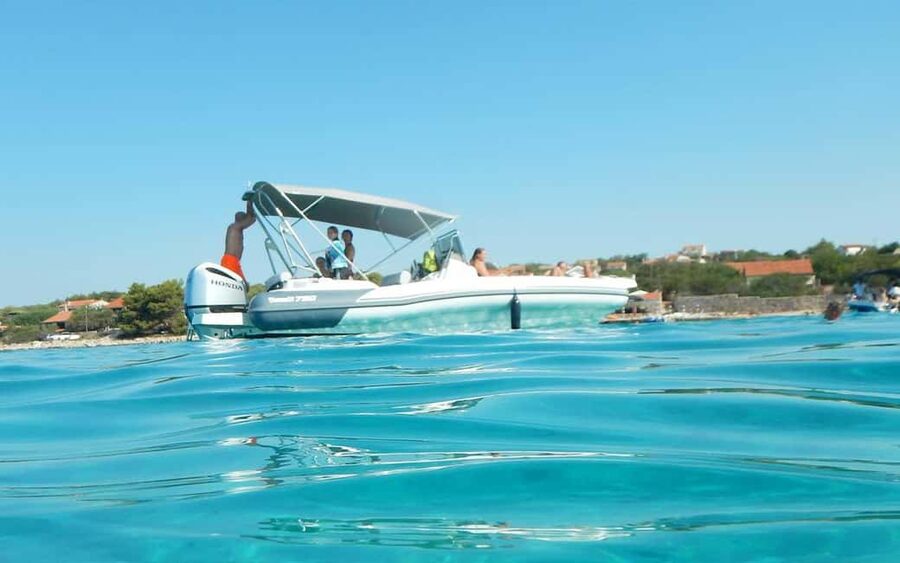 Trogir: White Lagoon, Maslinica & Blue Lagoon Speedboat Tour - White Lagoon at Drvenik Mali: Sunbathing on Real White Sand