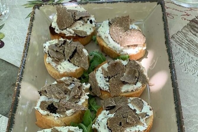 Truffle hunting adventure - Black truffles, white truffles, and why seasons matter
