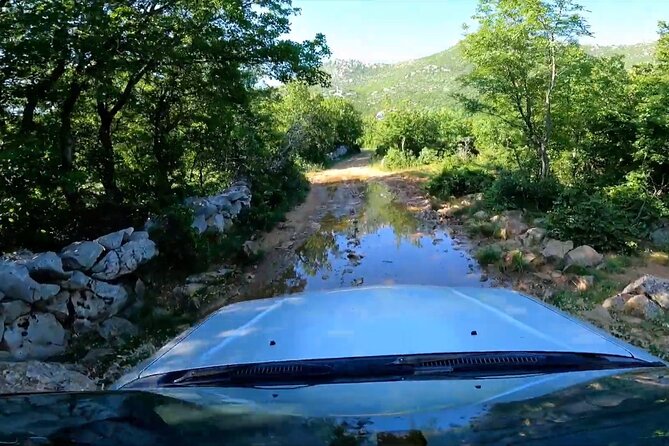 TuLove 4L, Velebit Safari, 4x4 off-road and hiking - The real value: small group, safe driving, and included admissions