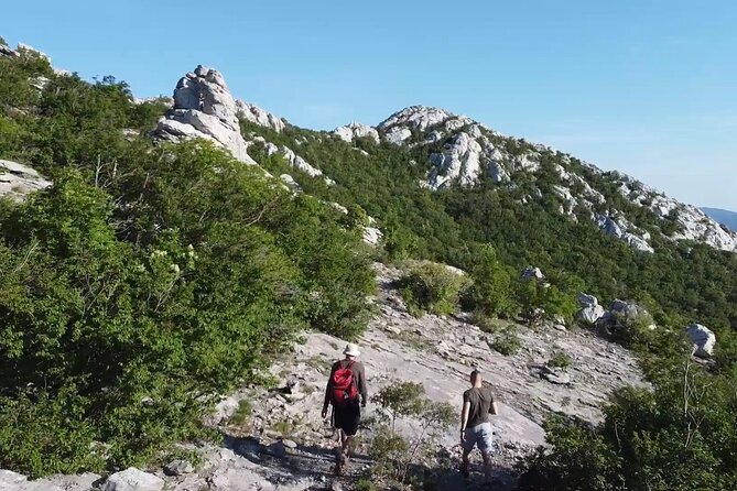 TuLove 4L, Velebit Safari, 4x4 off-road and hiking - Who this suits best, and who should think twice