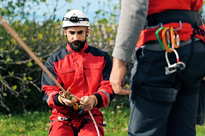 TUNNEL ABSEILING PLUS tour the underground - Certified gear and safety checks, plus the one rule that makes or breaks comfort