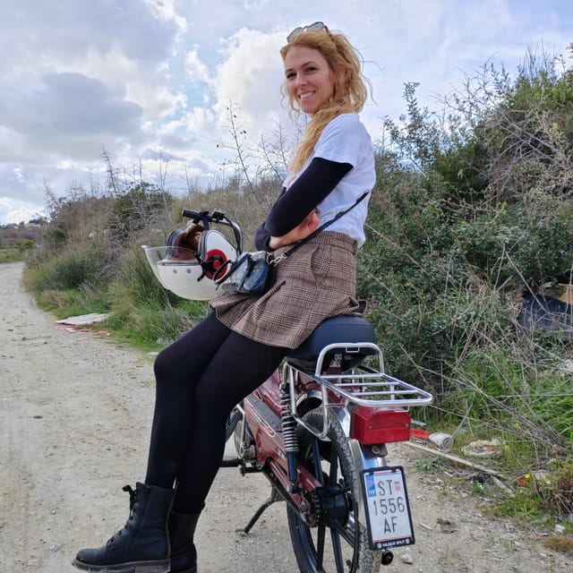 Unique vintage Tomos moped tour Split - Back to the '80s - Split by 80s roads: the ride, the stops, and why each one works
