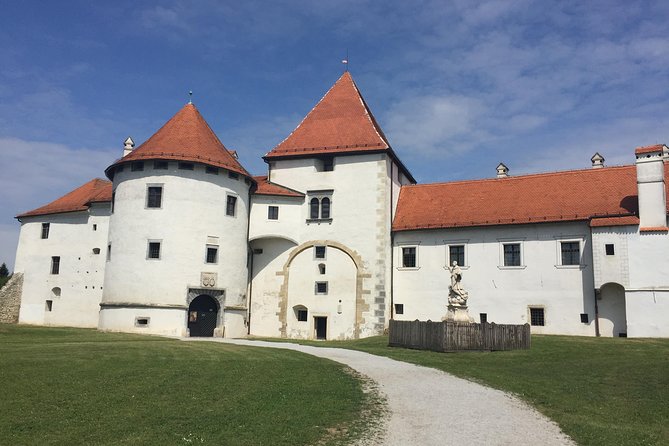 VarazdinTown & Trakoscan Castle, Small Guided Group from Zagreb - Price value: what $132.75 buys you in real terms