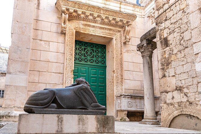 Walking tour of Split with an Art Historian - The Golden Gate and Cardo: when Roman streets start to make sense