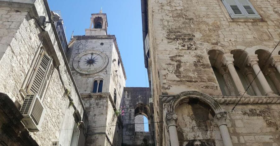 Walking Tour Split - Cathedral of St. Duje and the Peristyle: where the palace shows its power