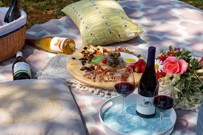 Wine picnic - Wine picnic basics at Pervino, what you are really buying