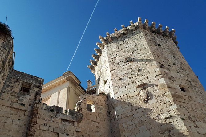 Wonderful Split - Diocletian's Palace Private Walking Tour - Stop 5: Narodni Trg and the mix of influences