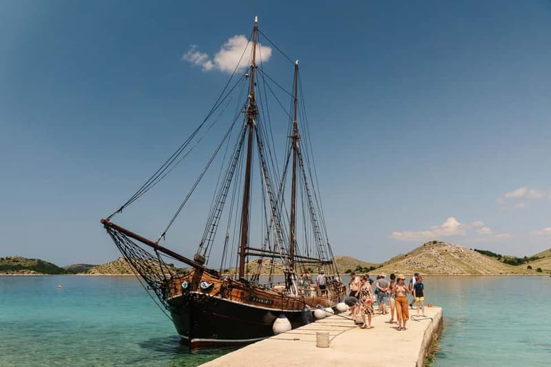 Zadar: Boat Tour with Unlimited Wine & 3 Stops - A 120-Year-Old Wooden Boat, Plus Unlimited Wine