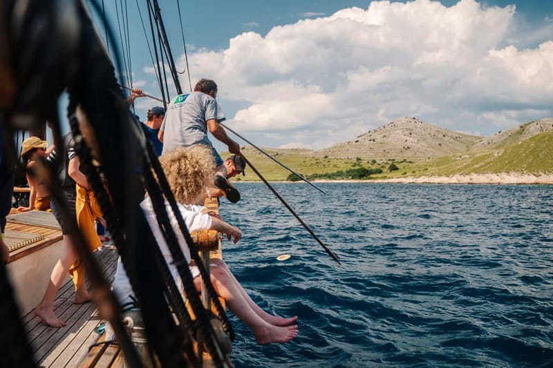 Zadar: Boat Tour with Unlimited Wine & 3 Stops - Where You Meet, and How the 4 Hours Really Works
