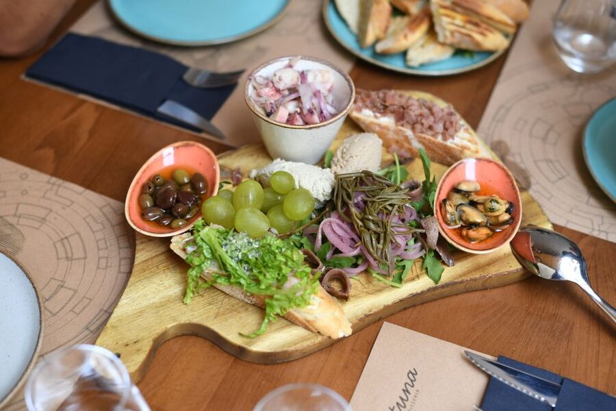 Zadar: Culinary Walking Tour with Food Tastings - The green market stop: shopping like a local