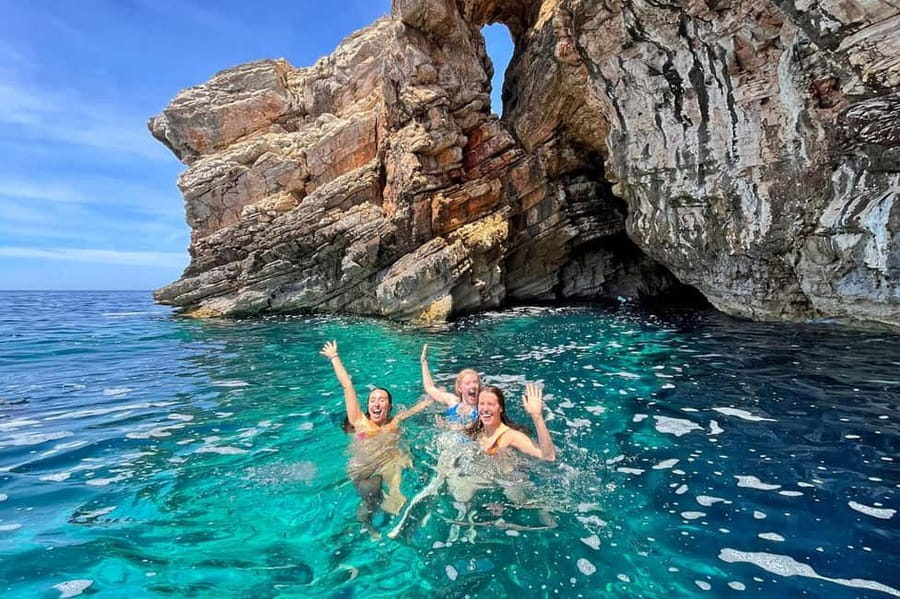 Zadar: Dugi Otok Island Discovery Day Trip with Snorkeling - Sakarun Beach: shallow water that makes snorkeling easier