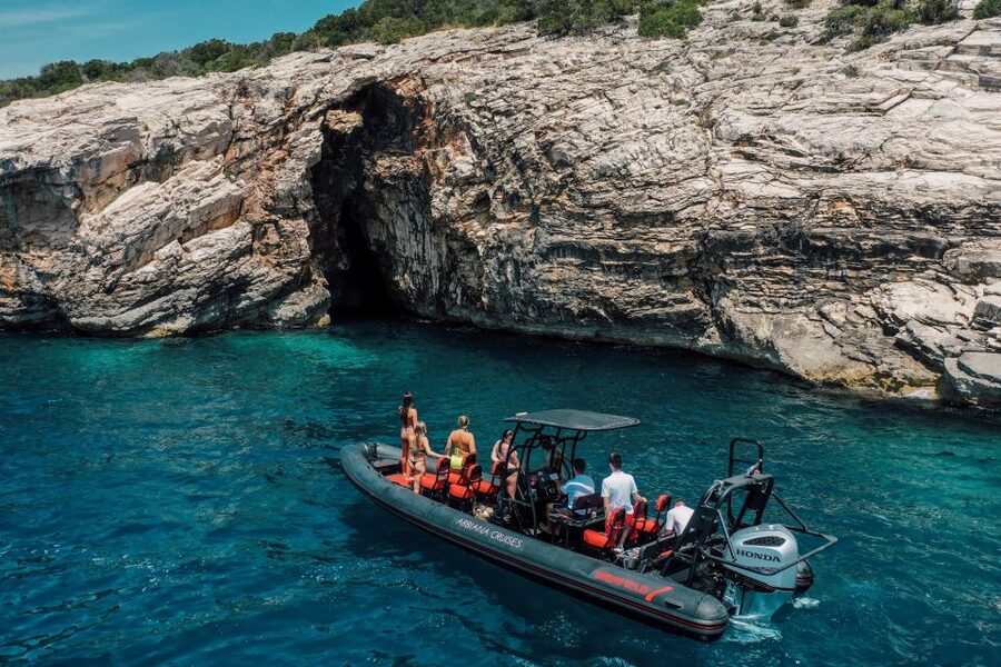 Zadar: Dugi Otok, Kornati Park, Sakarun Beach Speedboat Tour - Vrulje Bay lunch break, a real chance to eat ashore