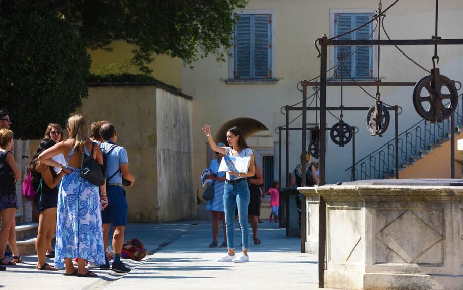 Zadar: Guided City Walking Tour - People’s Square, Town Guard, and Town Lodge