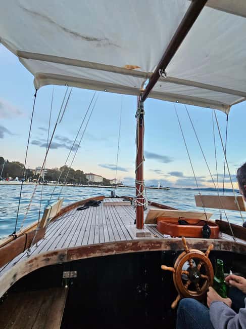 Zadar highlights - Zadar discovery Short tour - Photo stop from the promenade side, then sailing out