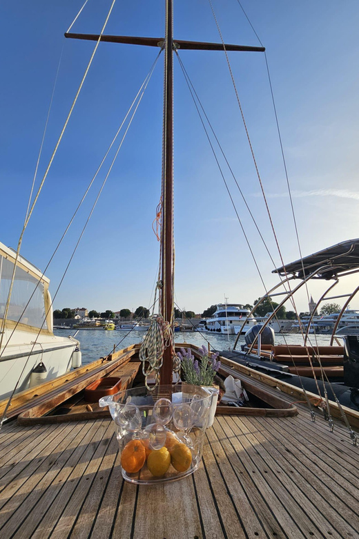Zadar highlights - Zadar discovery Short tour - First stop: meeting point and the boat named My Dream