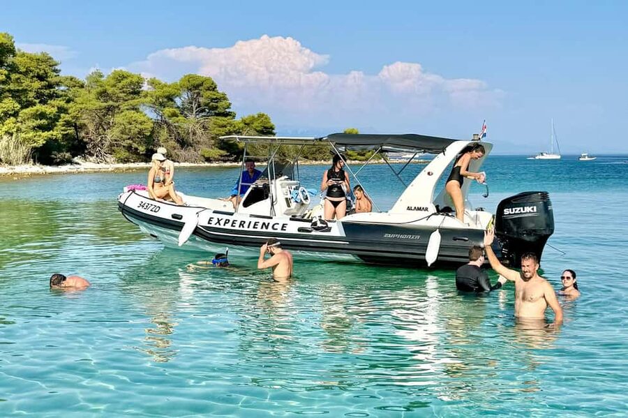 Zadar: Island-Hopping, Swimming & Snorkeling SpeedBoat Tour - How the 4-hour speedboat loop works from Zadar